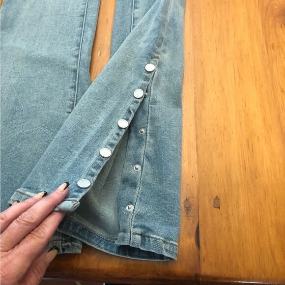 NWT Blank NYC The Hoyt High Rise Mini Flare - Picture 11 of 14